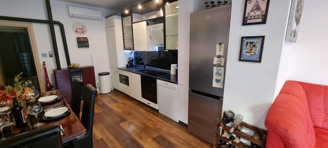 Luxurious Three Bedrooms Apartment With Two Terraces Каштела Екстер'єр фото