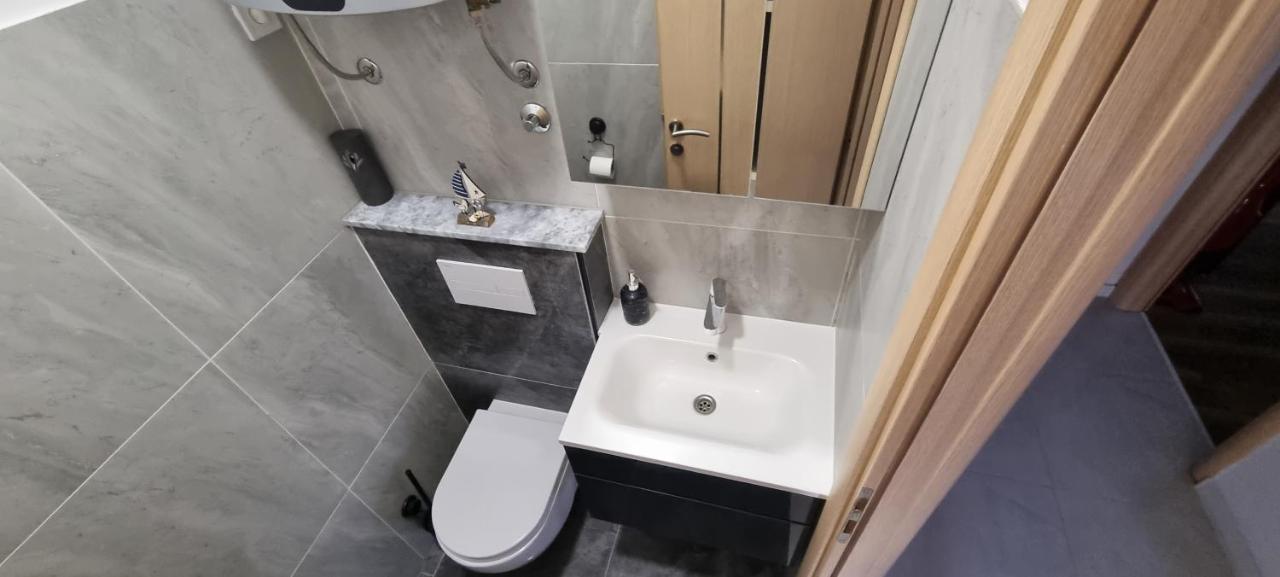 Luxurious Three Bedrooms Apartment With Two Terraces Каштела Екстер'єр фото